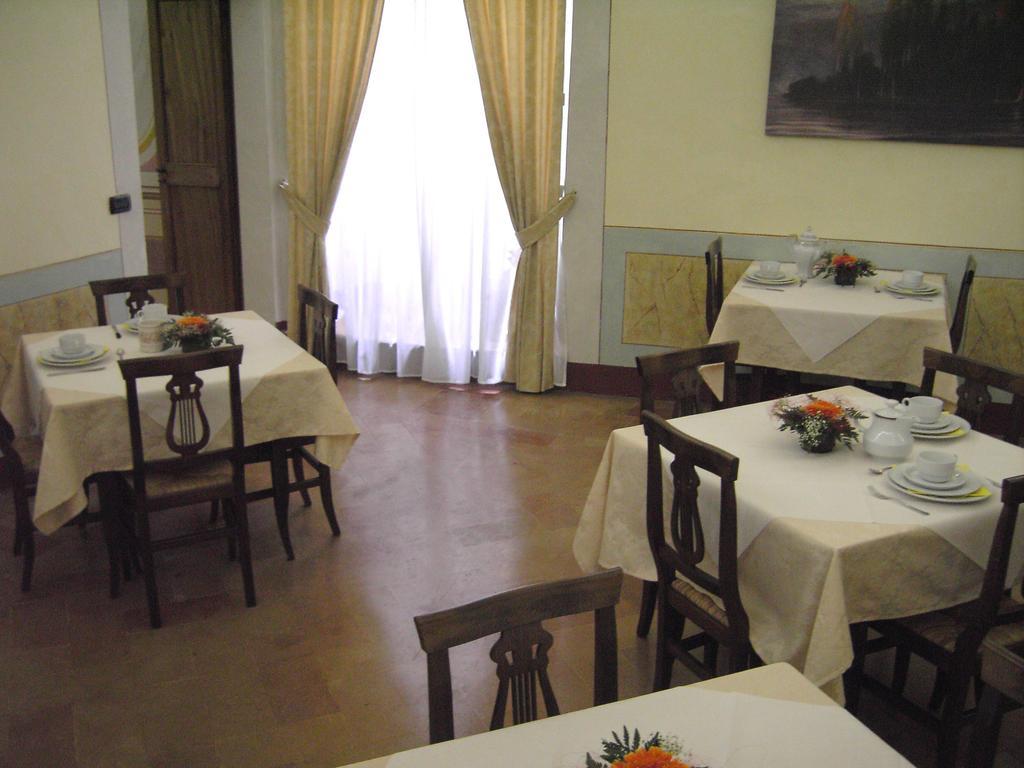 Hotel Palazzo Brunamonti Bevagna Eksteriør bilde
