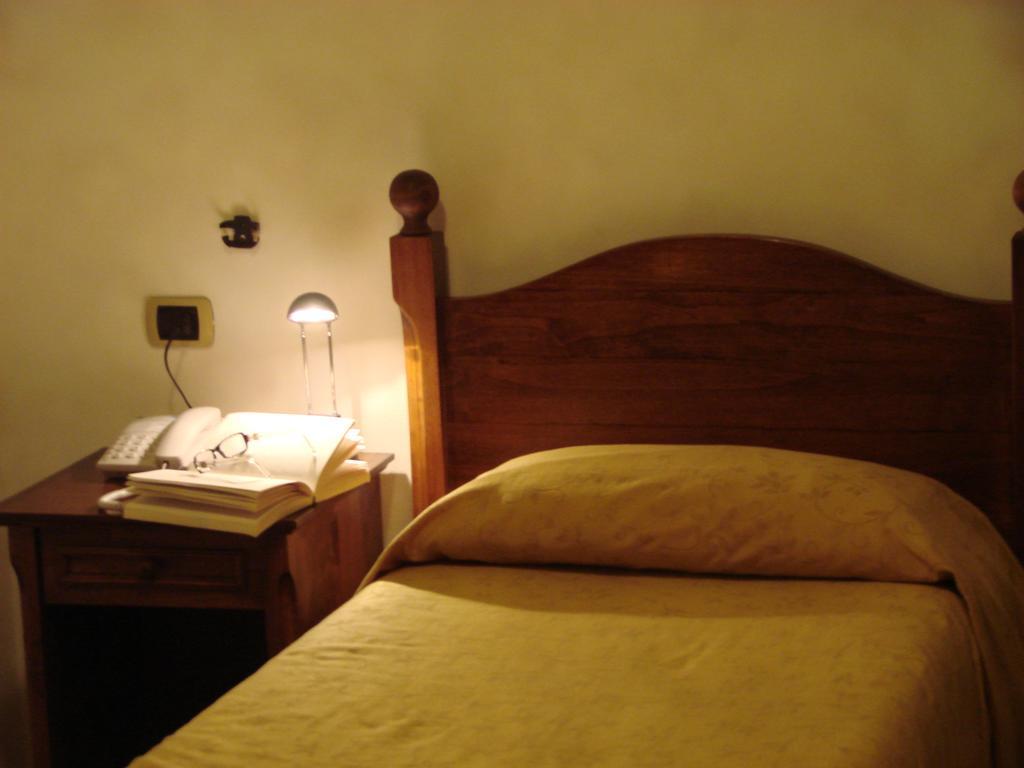 Hotel Palazzo Brunamonti Bevagna Eksteriør bilde