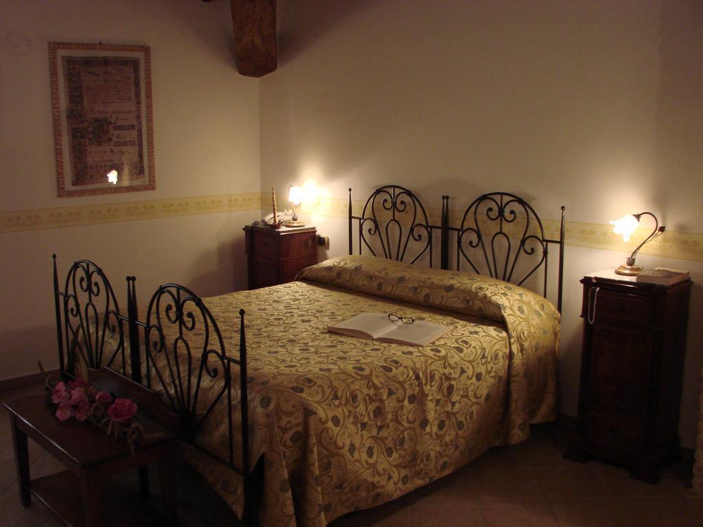 Hotel Palazzo Brunamonti Bevagna Eksteriør bilde