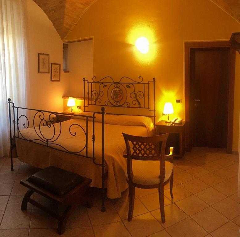 Hotel Palazzo Brunamonti Bevagna Eksteriør bilde