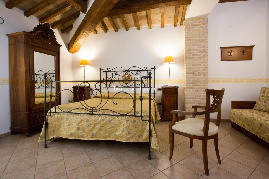 Hotel Palazzo Brunamonti Bevagna Eksteriør bilde