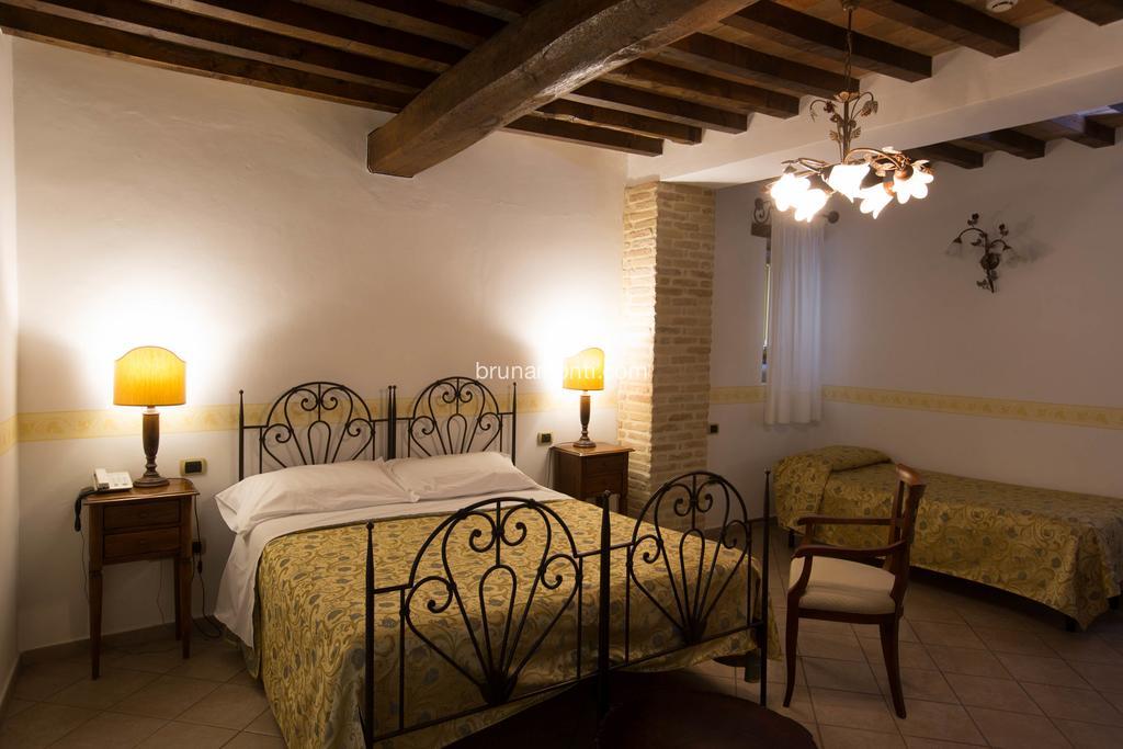 Hotel Palazzo Brunamonti Bevagna Eksteriør bilde